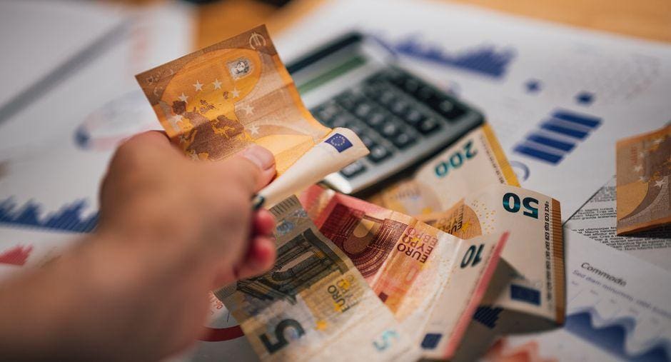 Quelles sont les conditions pour faire un rachat de cr&eacute;dit avec tr&eacute;sorerie suppl&eacute;mentaire ?